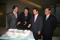 From the left: Mr. Colin Lam, Vice-Chancellor Professor Lap-Chee Tsui, Dr Lee Shau Kee, and Pro-Vice-Chancellor Professor Lee Chack Fan.